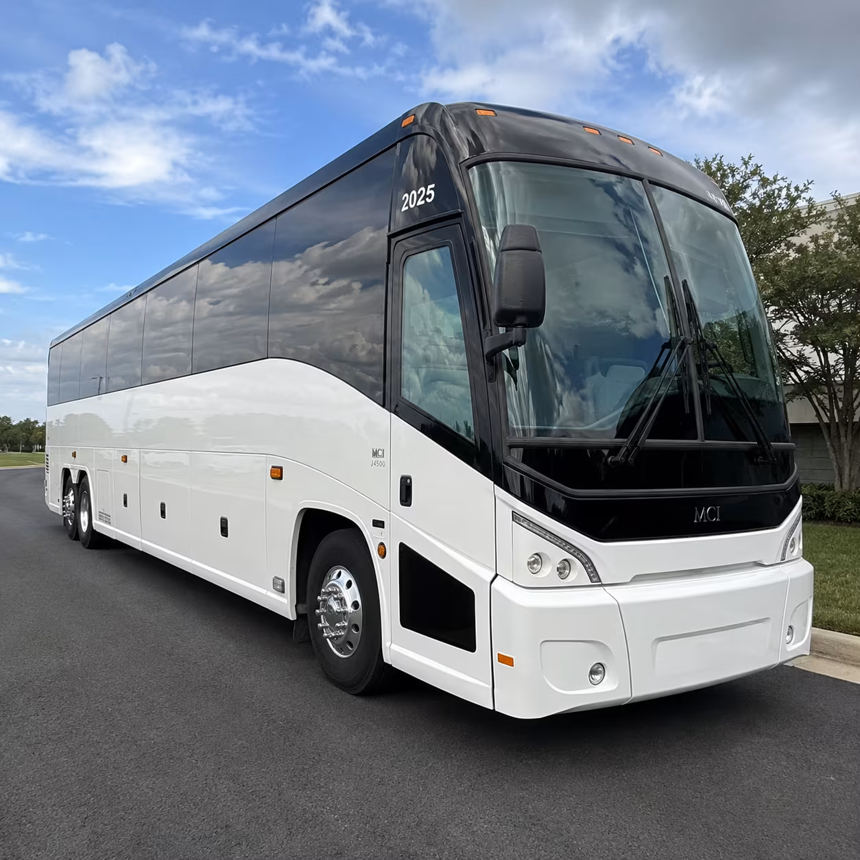 charter bus rentals for corporate wine tours around metro detroit