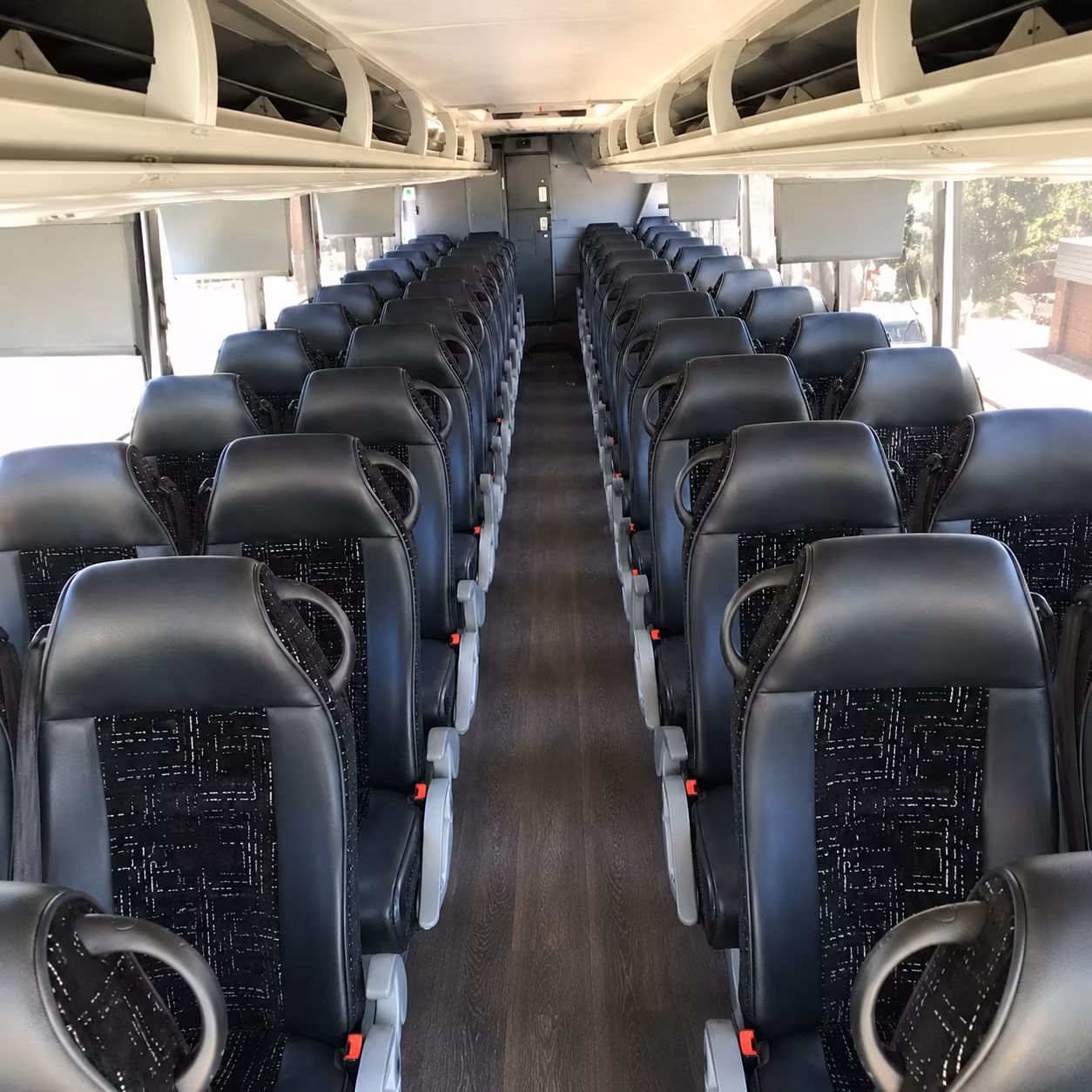 charter buses for large wedding guest groups across oakland county