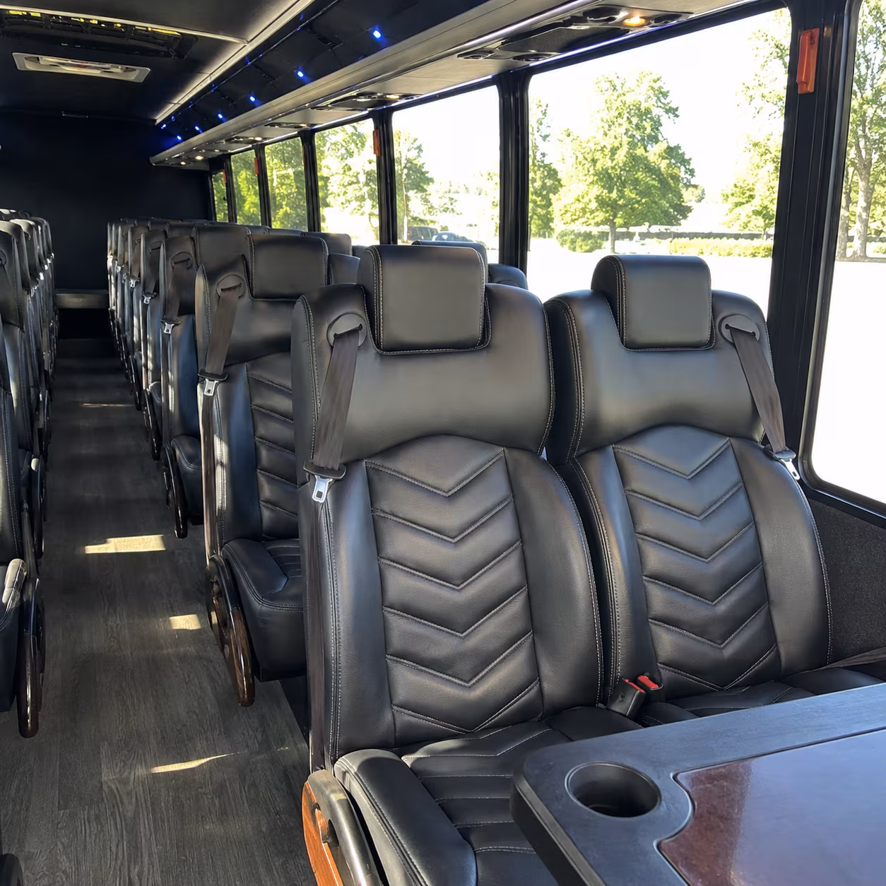easily book transportation for your next airport transfer 2