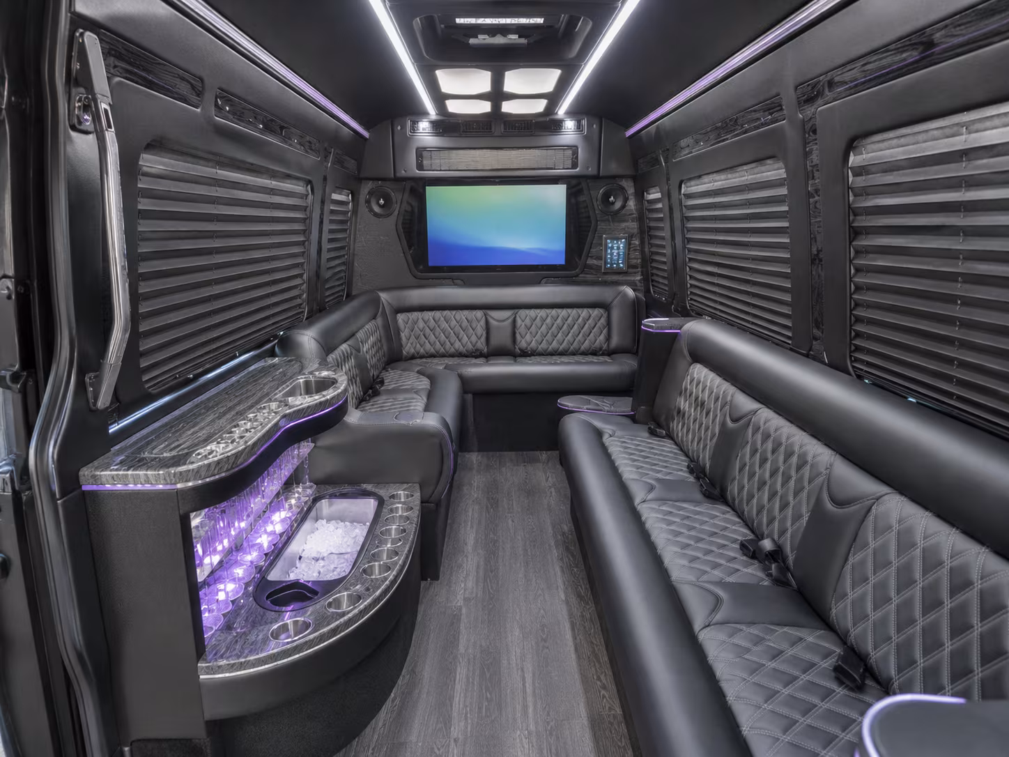 easily book transportation for your next prom 4